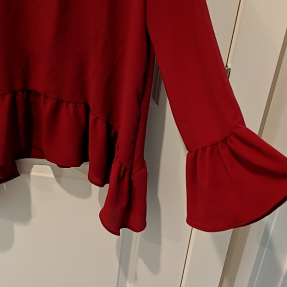 Red 🍒 top - Picture 2 of 4